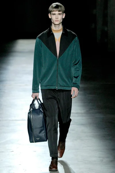 Look 12